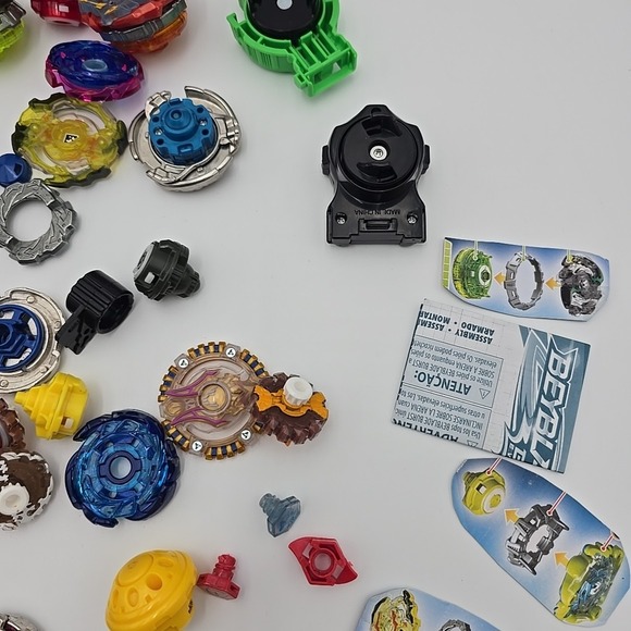 Takara Tomy Beyblade Set Lot Burst Launcher from Hasbro See Photos For Condition - Picture 5 of 10